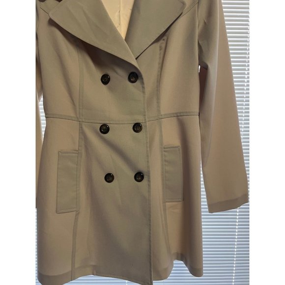 The Steps Beige Lightweight Trench Coat - Small - Picture 3 of 8